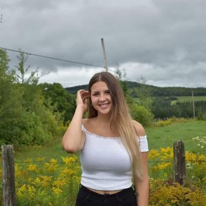 Meet your Posher, Chloé